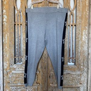 TORRID GRAY STAR SWEATER LEGGINGS 4X NEW